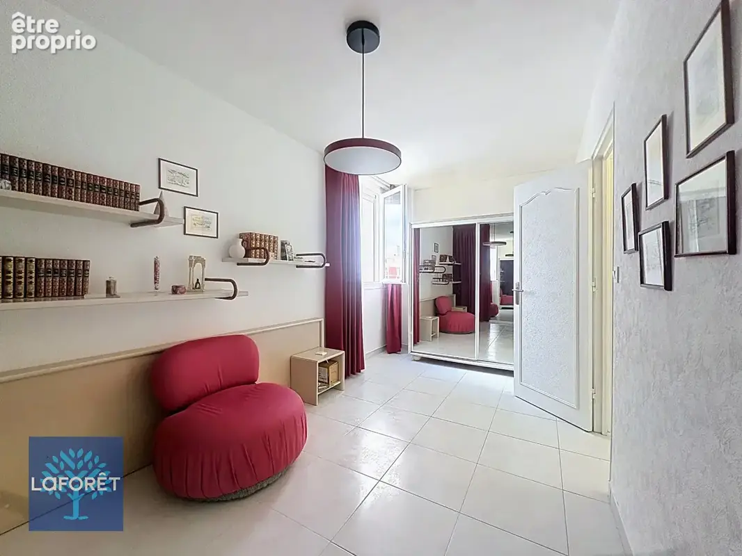 À vendre - appartement 5 pièces de 94 m² - pyramides - photo 7