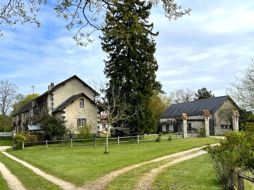 Maison à PRESSIGNY-LES-PINS