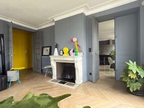 Appartement à PARIS-4E