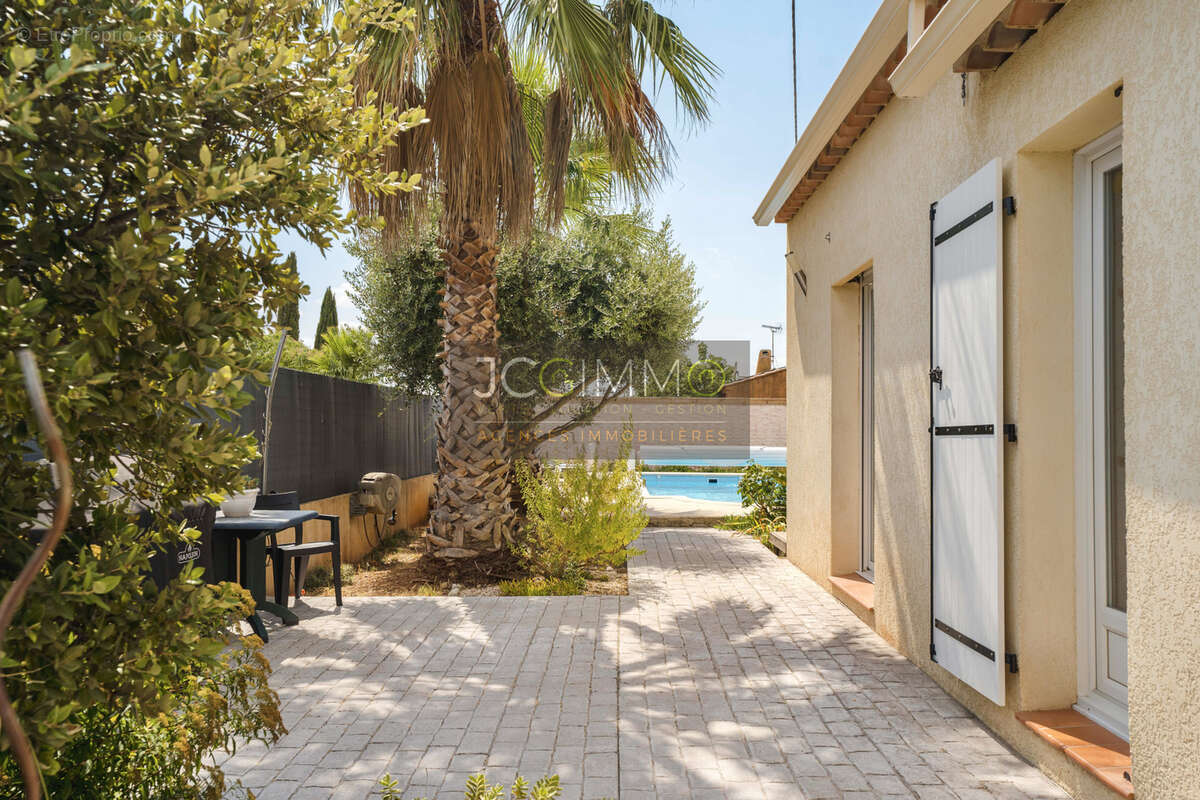 Villa de plain-pied 115m2 - 4 chambres, piscine et garage ! - photo 14
