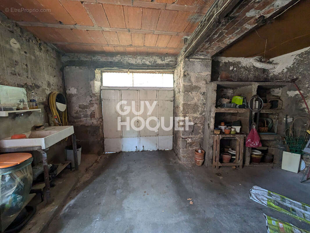 Maison à LAROQUE-DES-ARCS