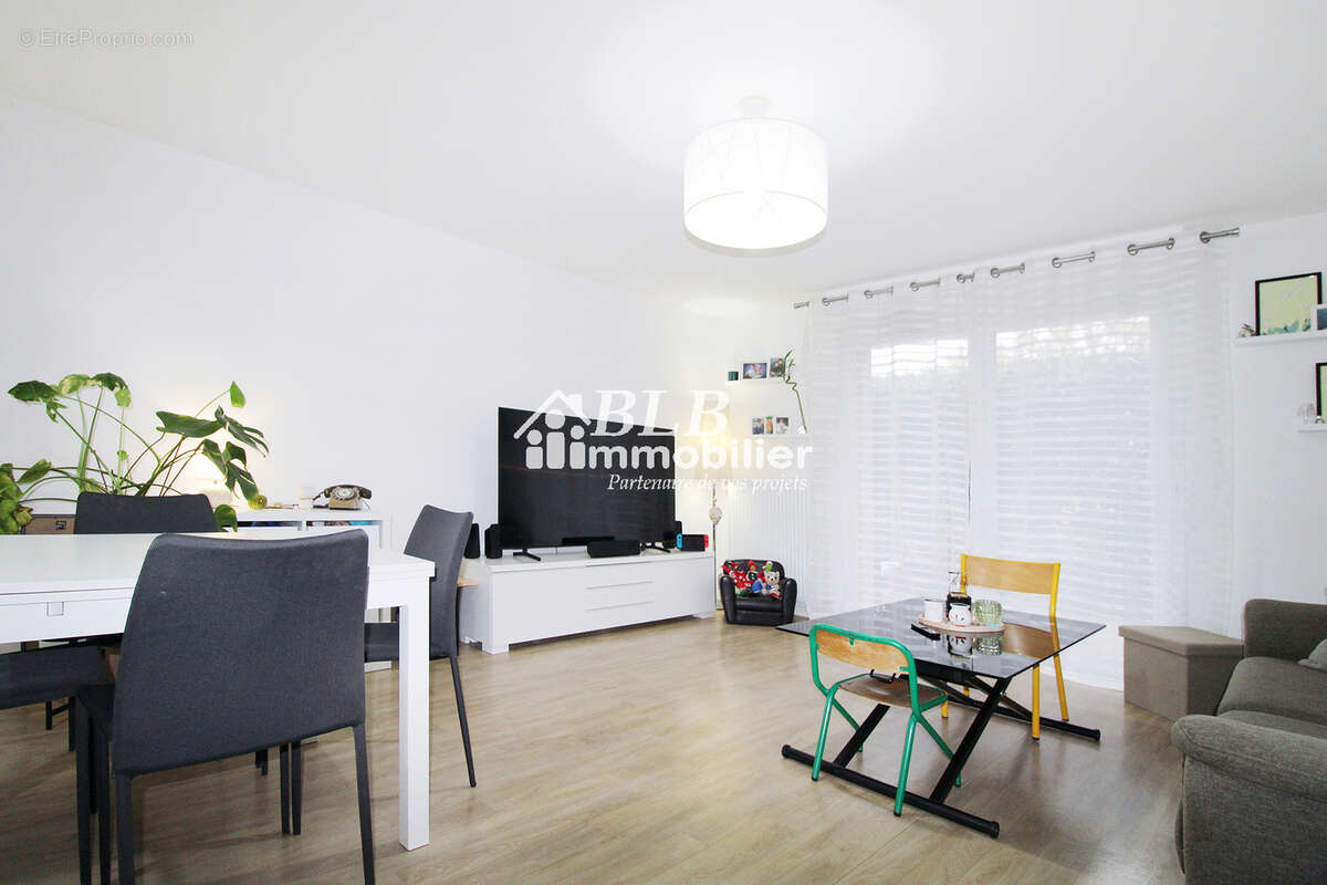 Appartement à LE PERRAY-EN-YVELINES