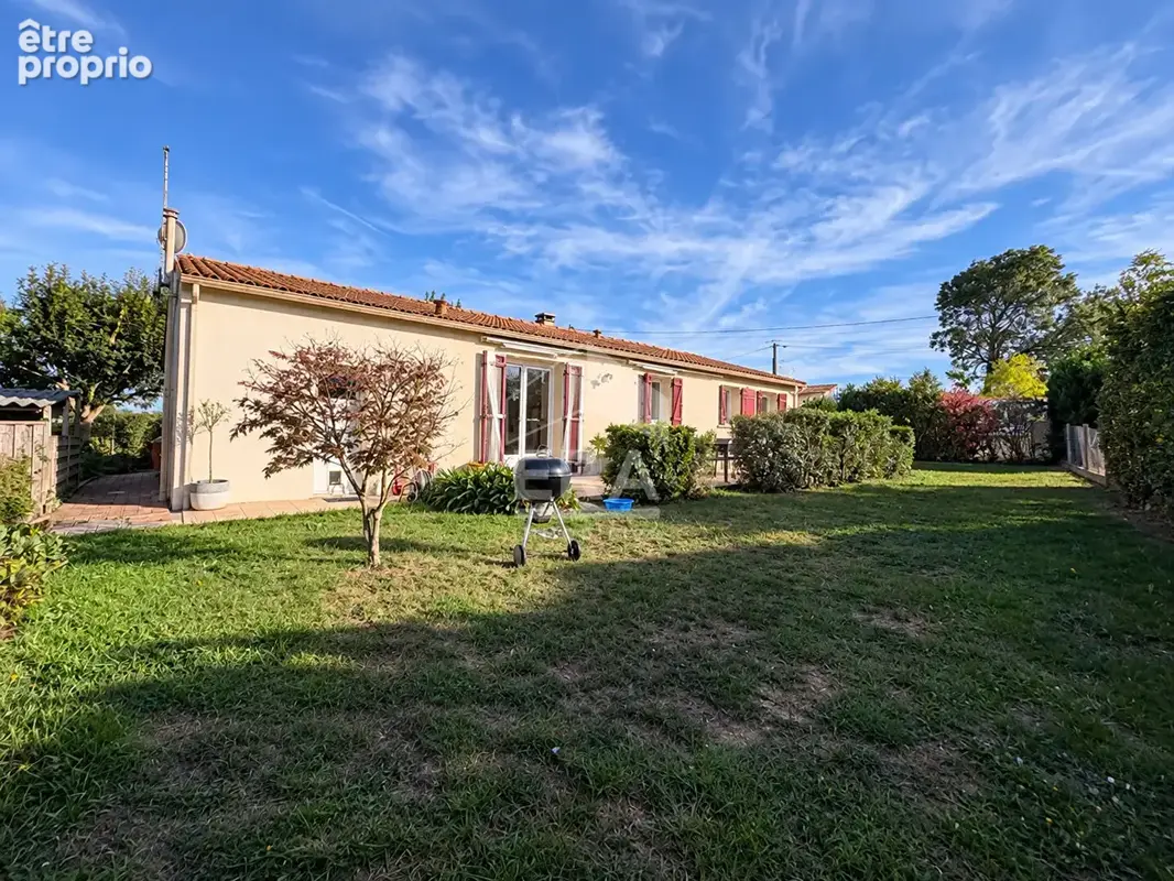 Maison à SAINT-GEORGES-DES-COTEAUX