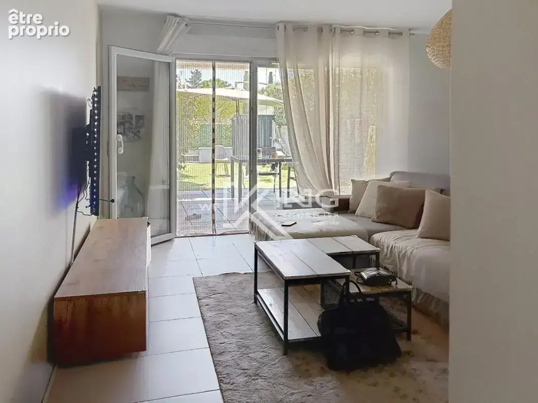 FREJUS - Appartement T3, 68 m2, avec piscine et garage double - photo 4