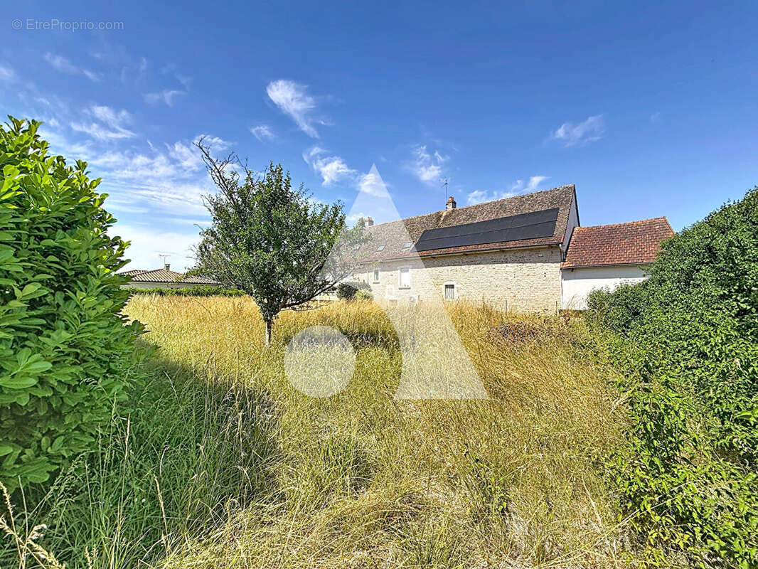 Terrain à SAINT-MARCEL