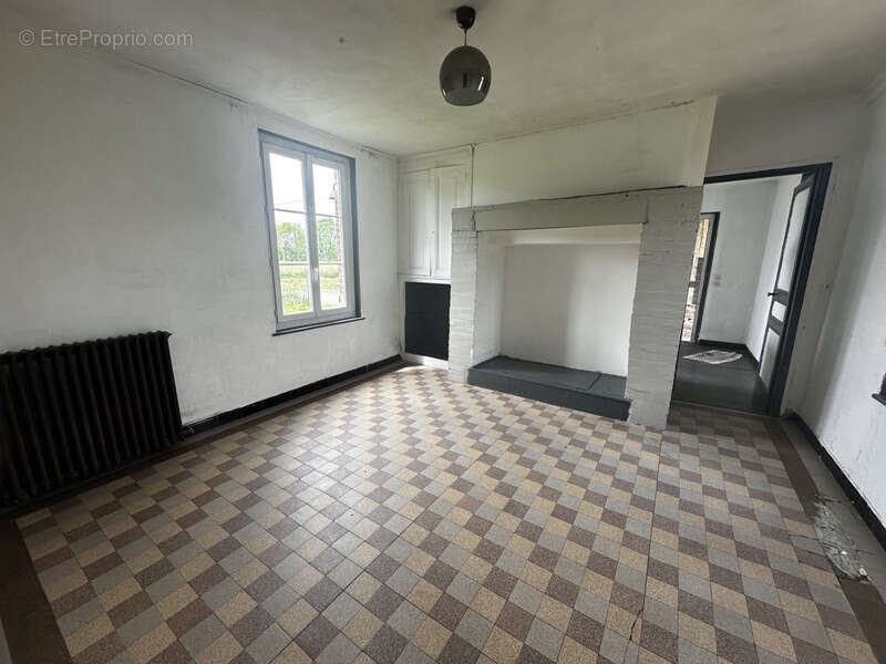 Corps de ferme avec 3,7 hectares de terrain - photo 2