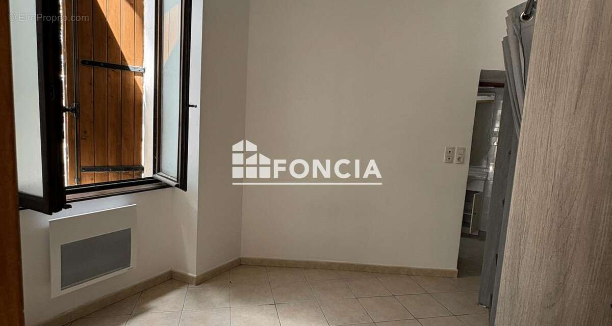 Appartement à ROQUEMAURE
