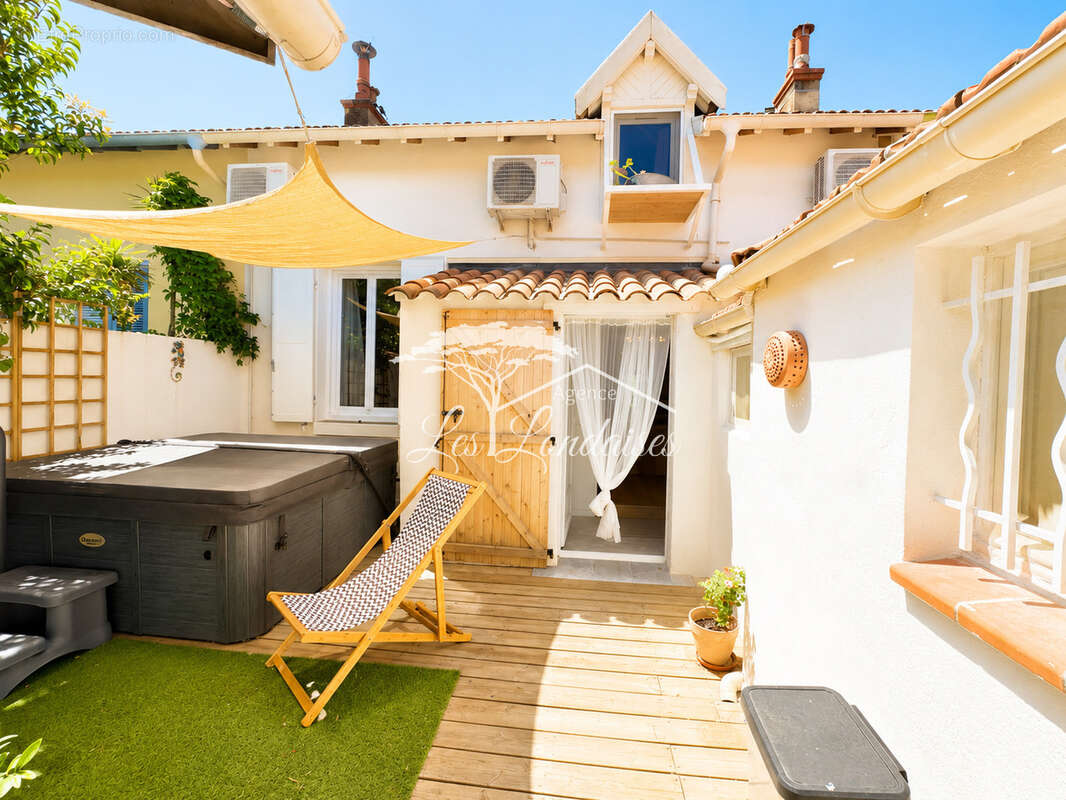 Maison à LA LONDE-LES-MAURES