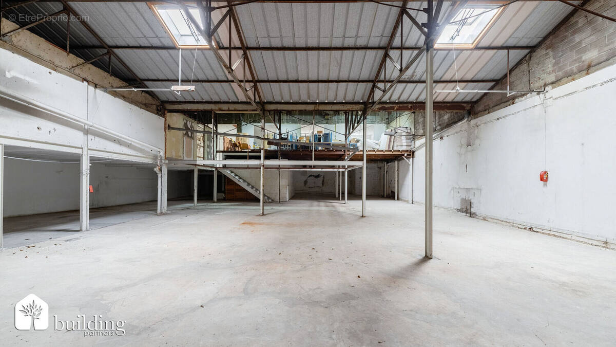 Commerce à COURBEVOIE