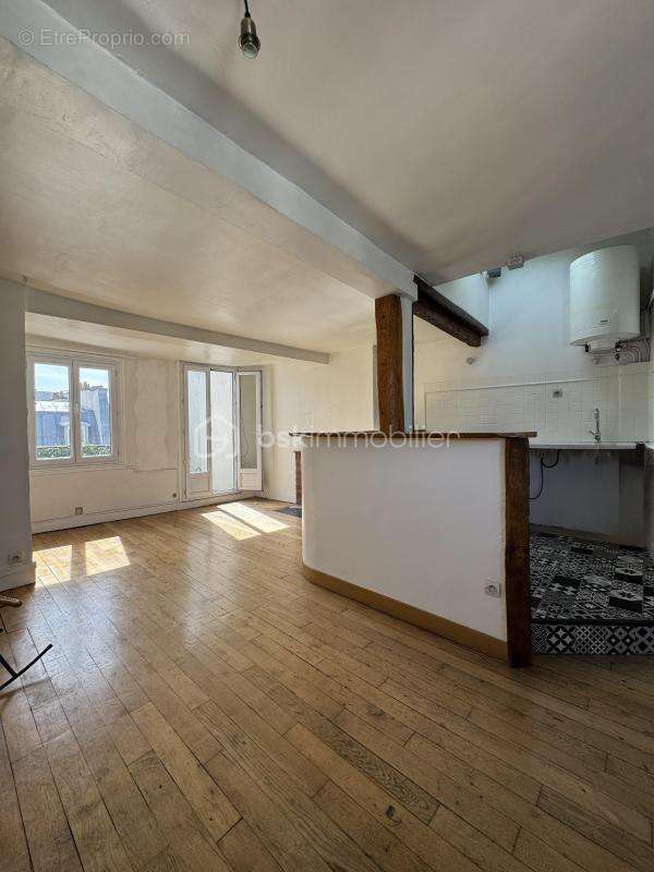 Appartement à PARIS-1E
