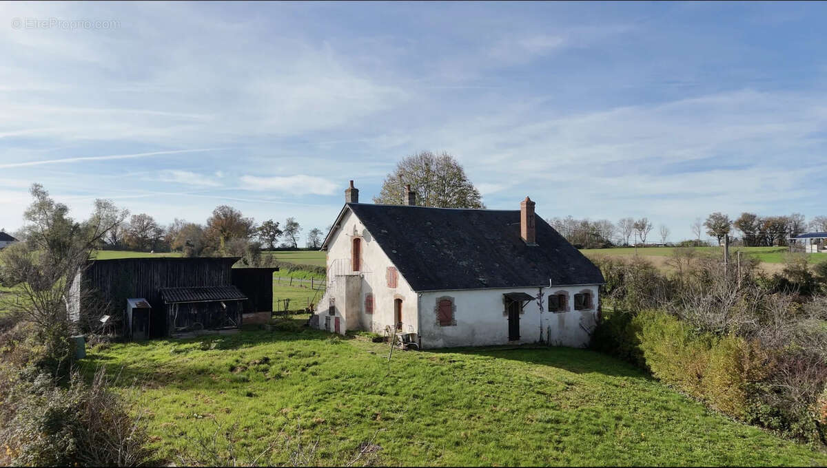 Maison à CERCY-LA-TOUR