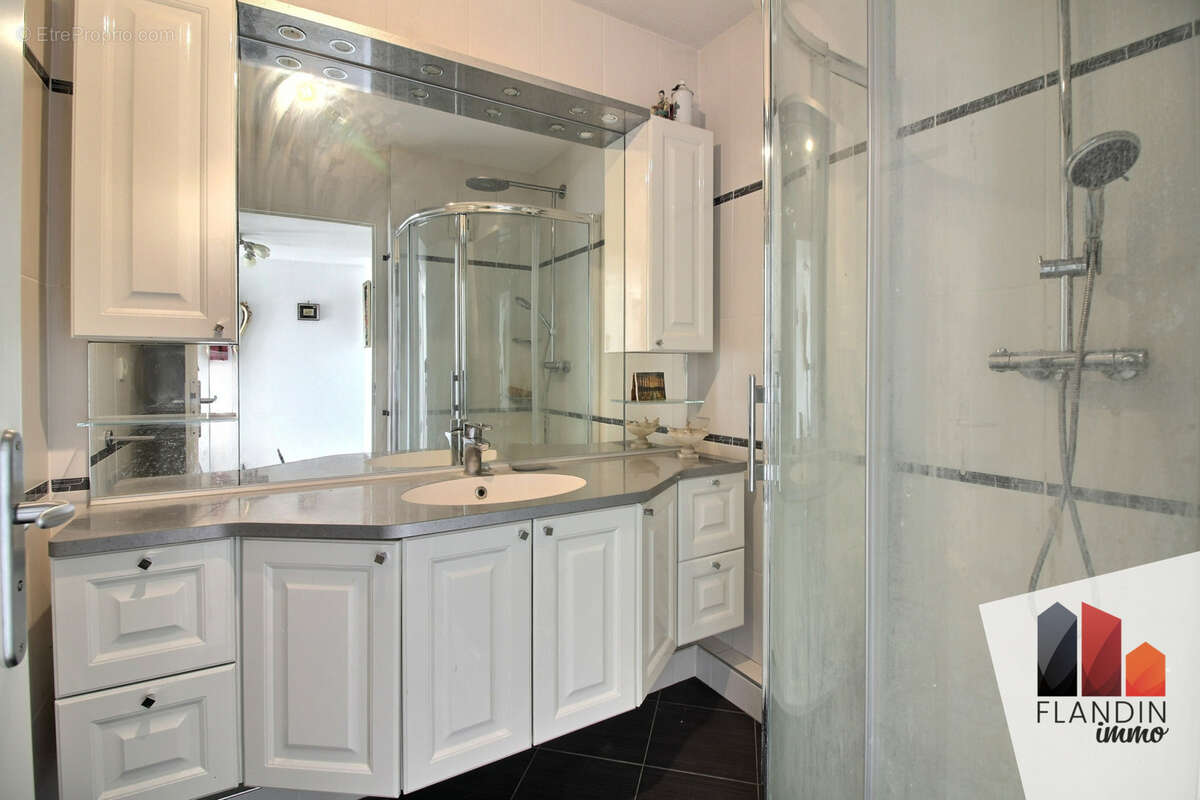 Appartement à GRIGNY