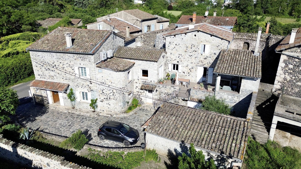 Maison à BAIX