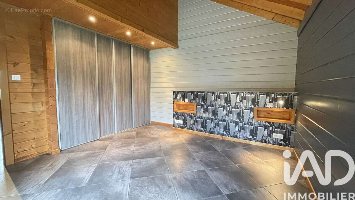 Photo 6 - Maison à COSNES-ET-ROMAIN