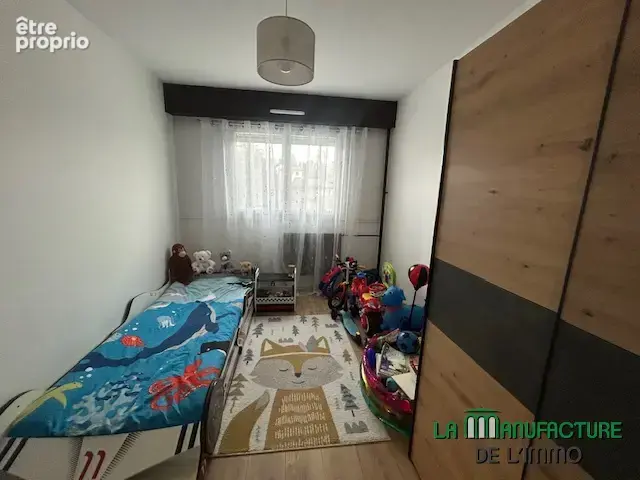 Appartement proche cours fauriel -  t4  rénové avec  balcon et place de stationnement couverte - photo 16