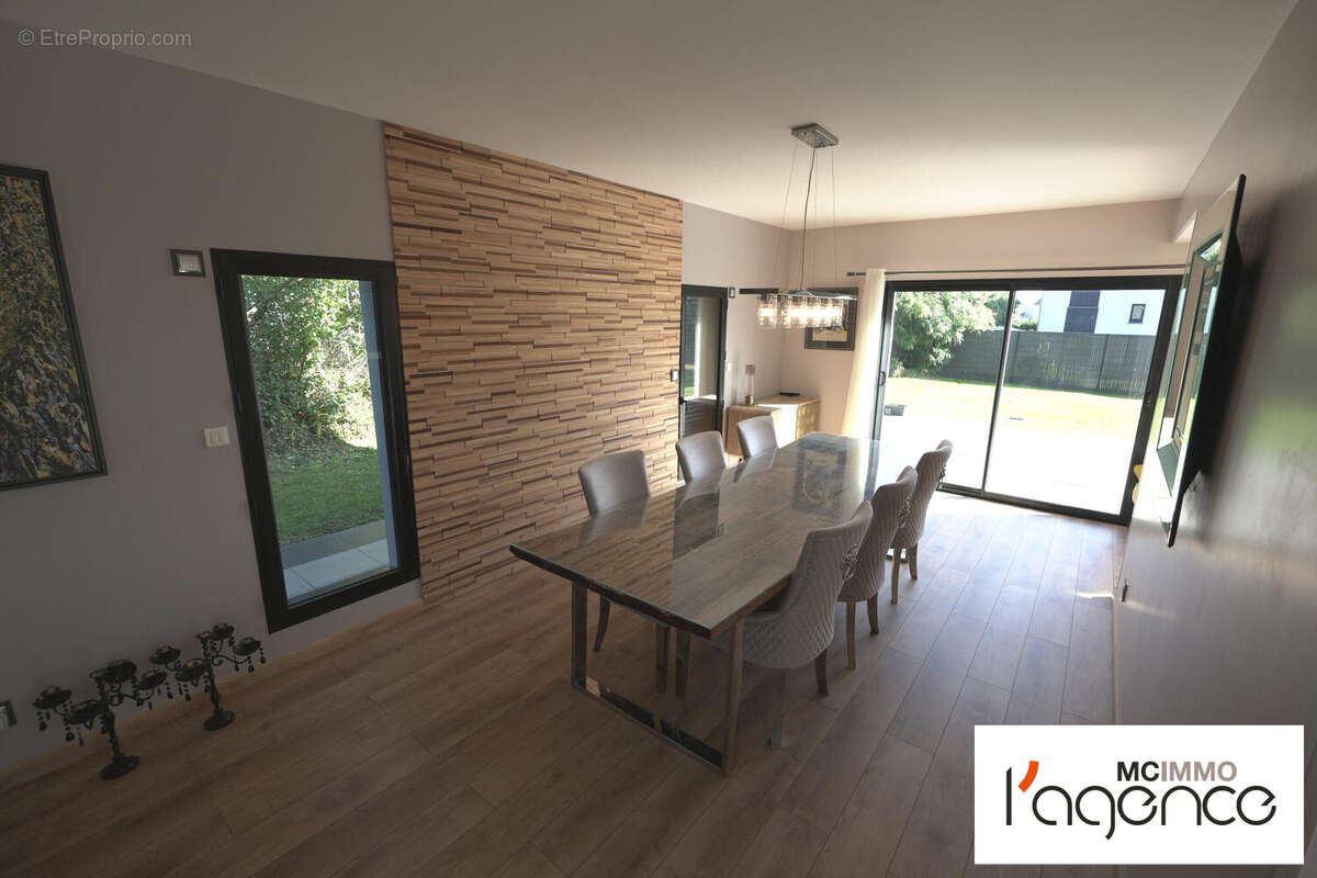 Maison 215 m² à Fontaine-La-Mallet  - photo 5