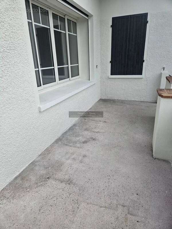 Appartement à PUGET-SUR-ARGENS