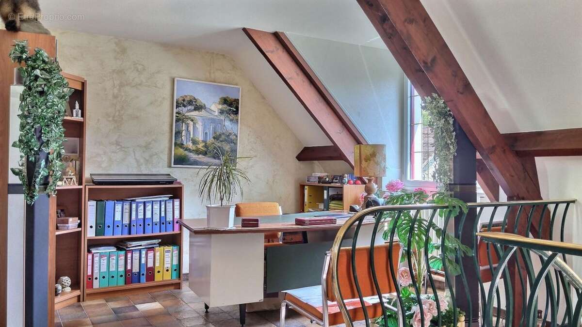 Maison à SAINT-ARNOULT-EN-YVELINES