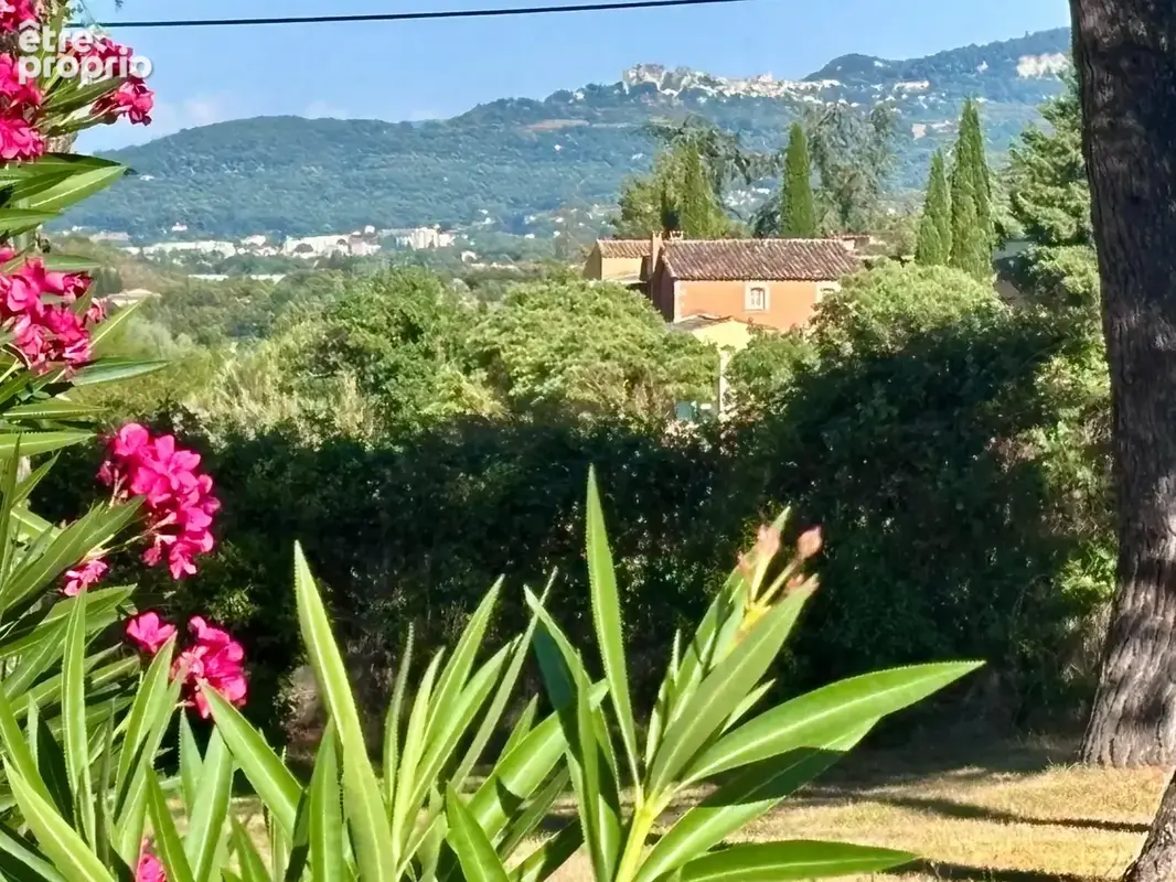 Luberon. A vendre Propriété exceptionnelle à vendre aux portes du magnifique village de Roussillon - photo 12