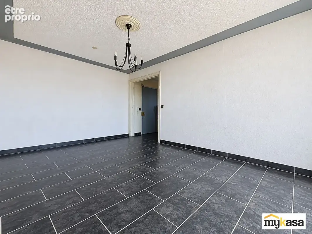 Appartement Port De Bouc  1 pièce(s) 28 m2  avec balcon vue mer et cave - photo 2