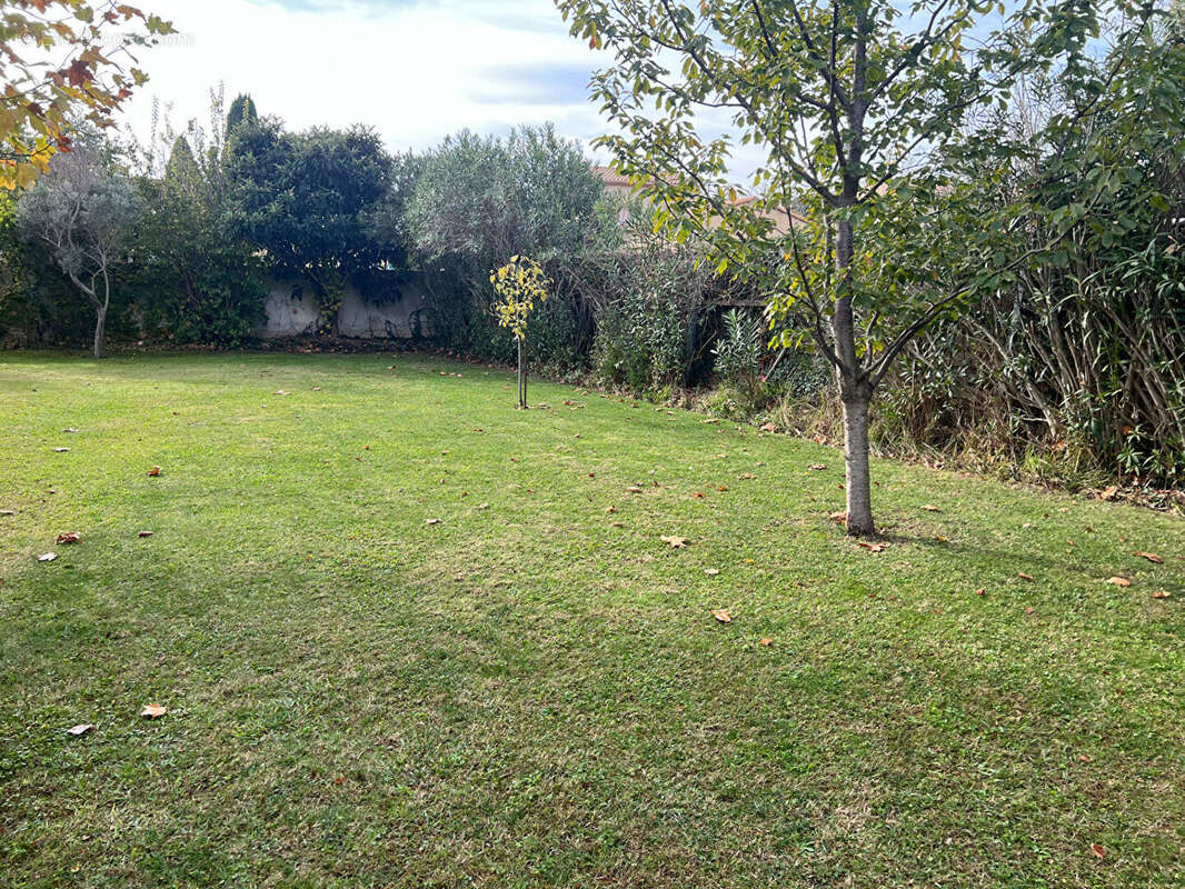 Terrain Constructible Istres - photo 5