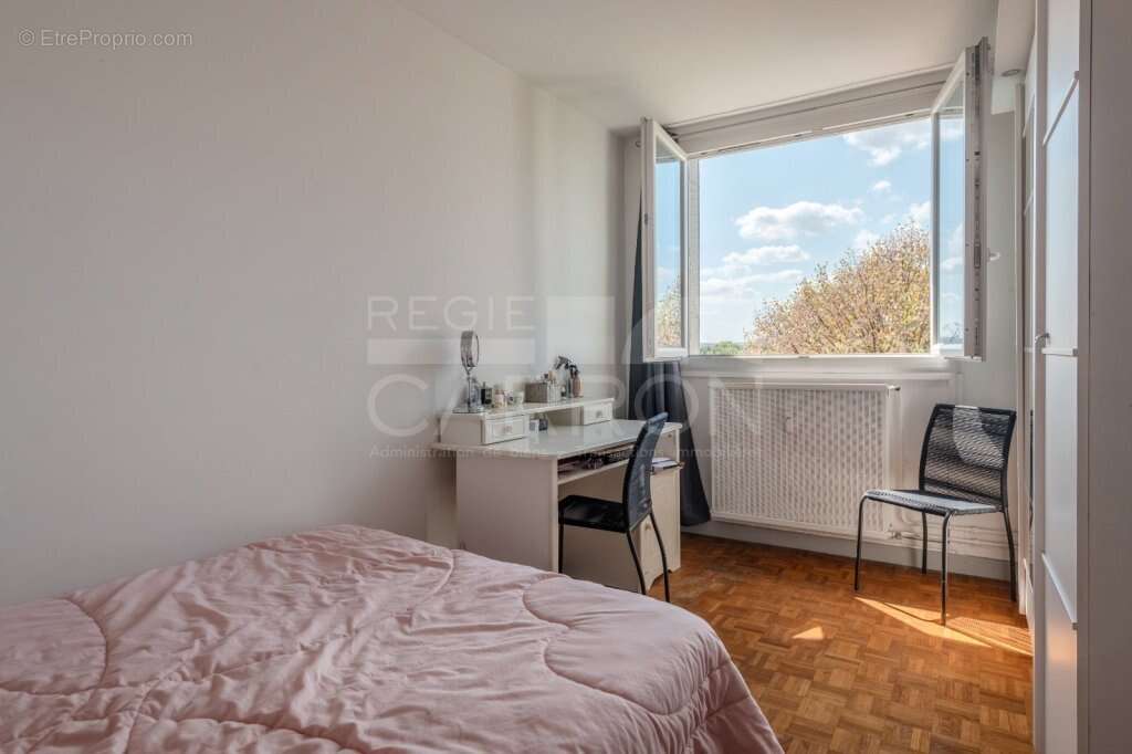Appartement à PIERRE-BENITE