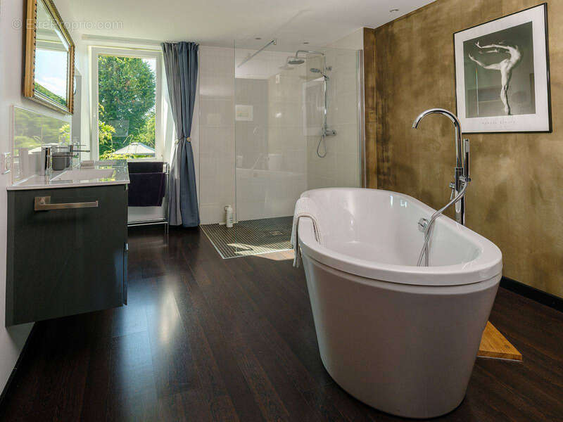 Commerce à SAINT-VAURY