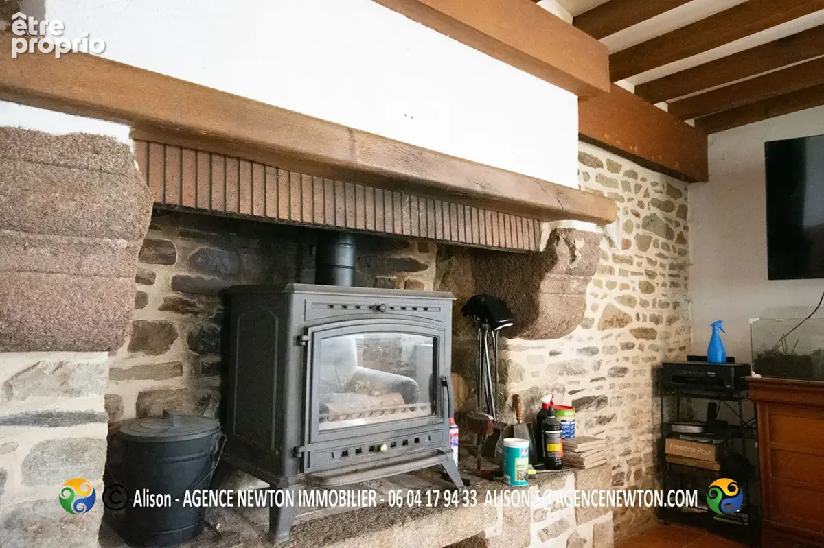 MAYENNE, Gorron, La Dorée : jolie maison individuelle en pierre de 3 chambres avec jardin, située en bordure de village. - photo 4