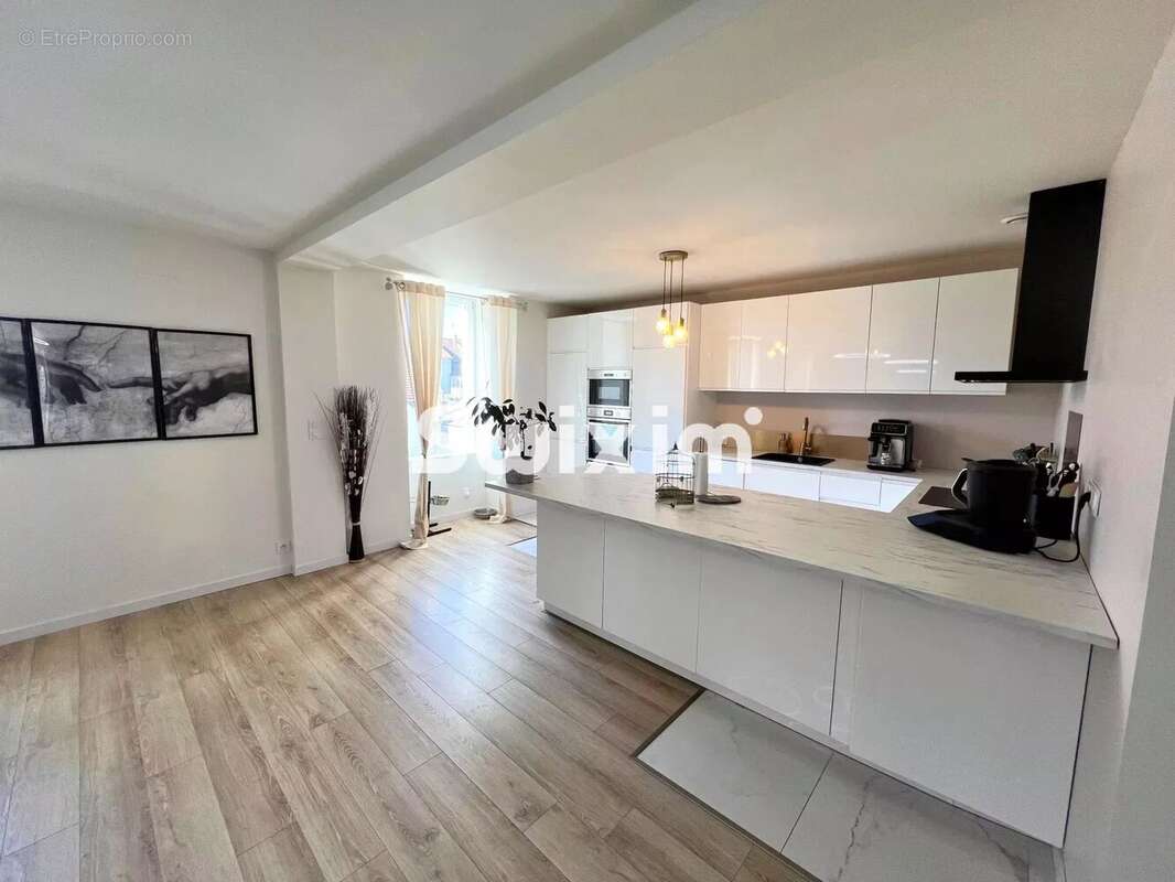 Maison à LONS-LE-SAUNIER