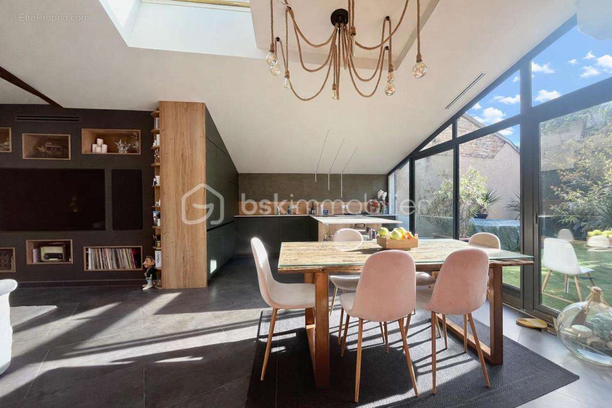 EXCLUSIVITÉ – Appartement d’exception avec Patio de 100m² – Hyper Centre de Villefranche-sur-Saône - photo 14