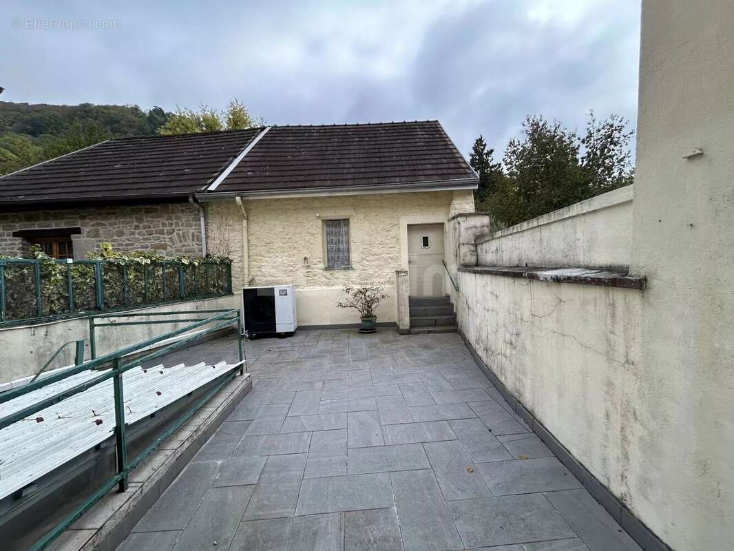 Maison à LONS-LE-SAUNIER