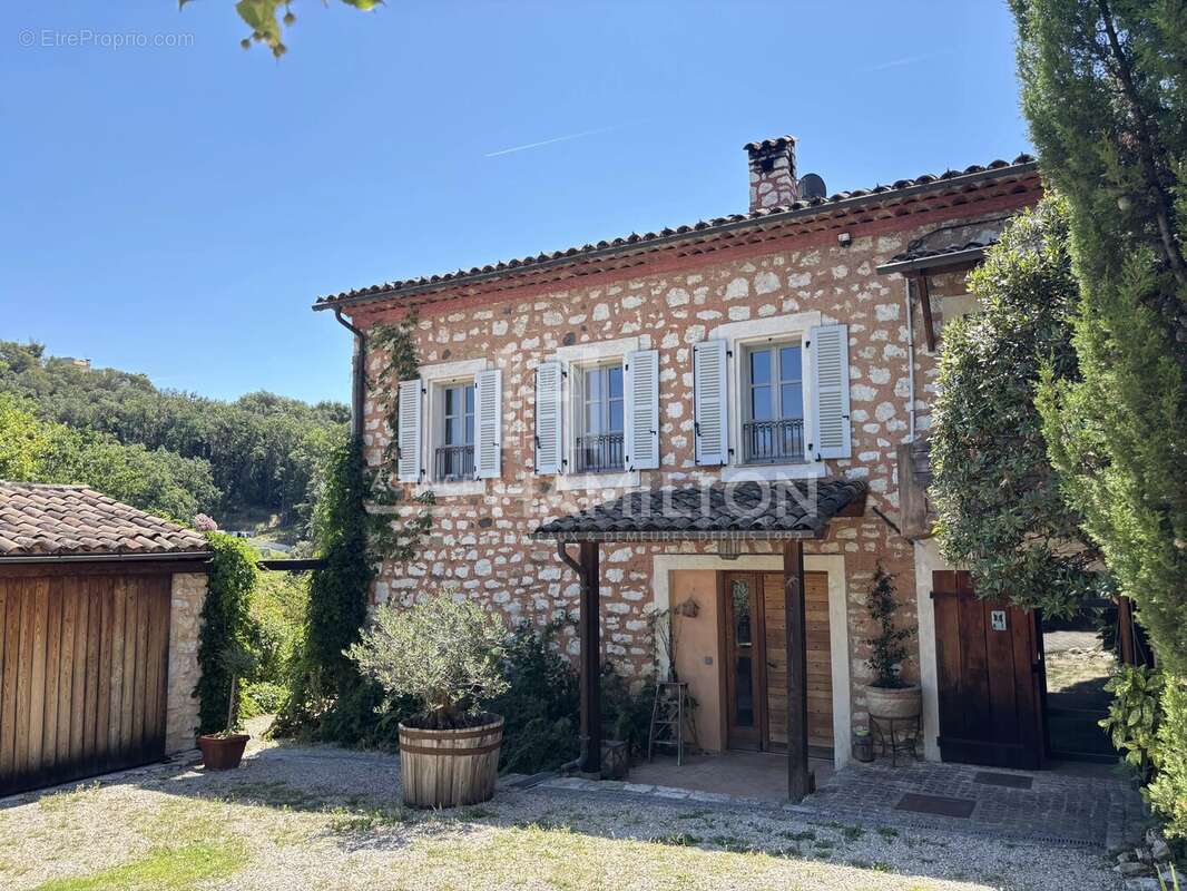Maison à ROQUEFORT-LES-PINS
