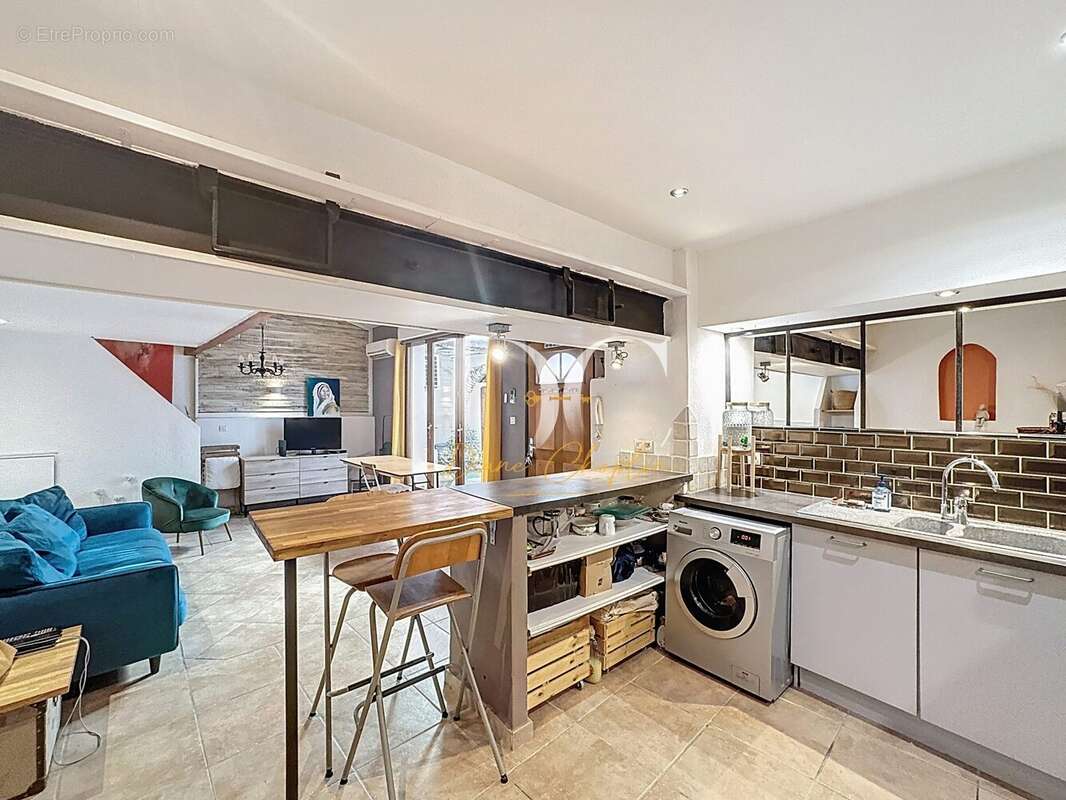 Appartement à L'ISLE-SUR-LA-SORGUE