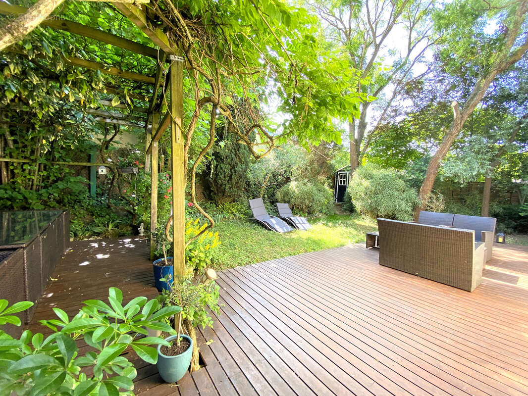 Maison à CHENNEVIERES-SUR-MARNE