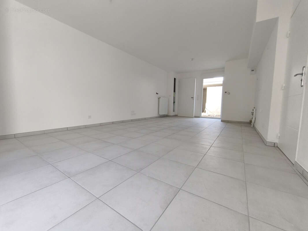 Appartement à MIRIBEL