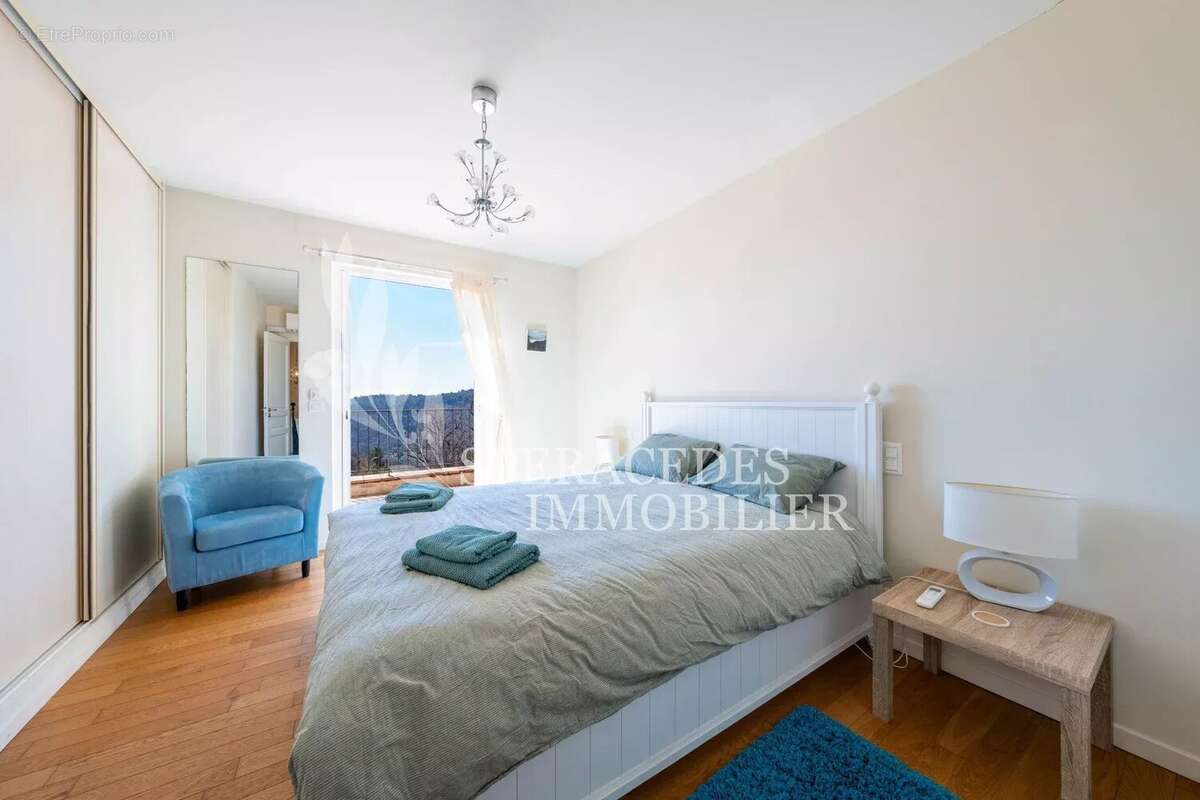 Maison à TOURRETTES-SUR-LOUP