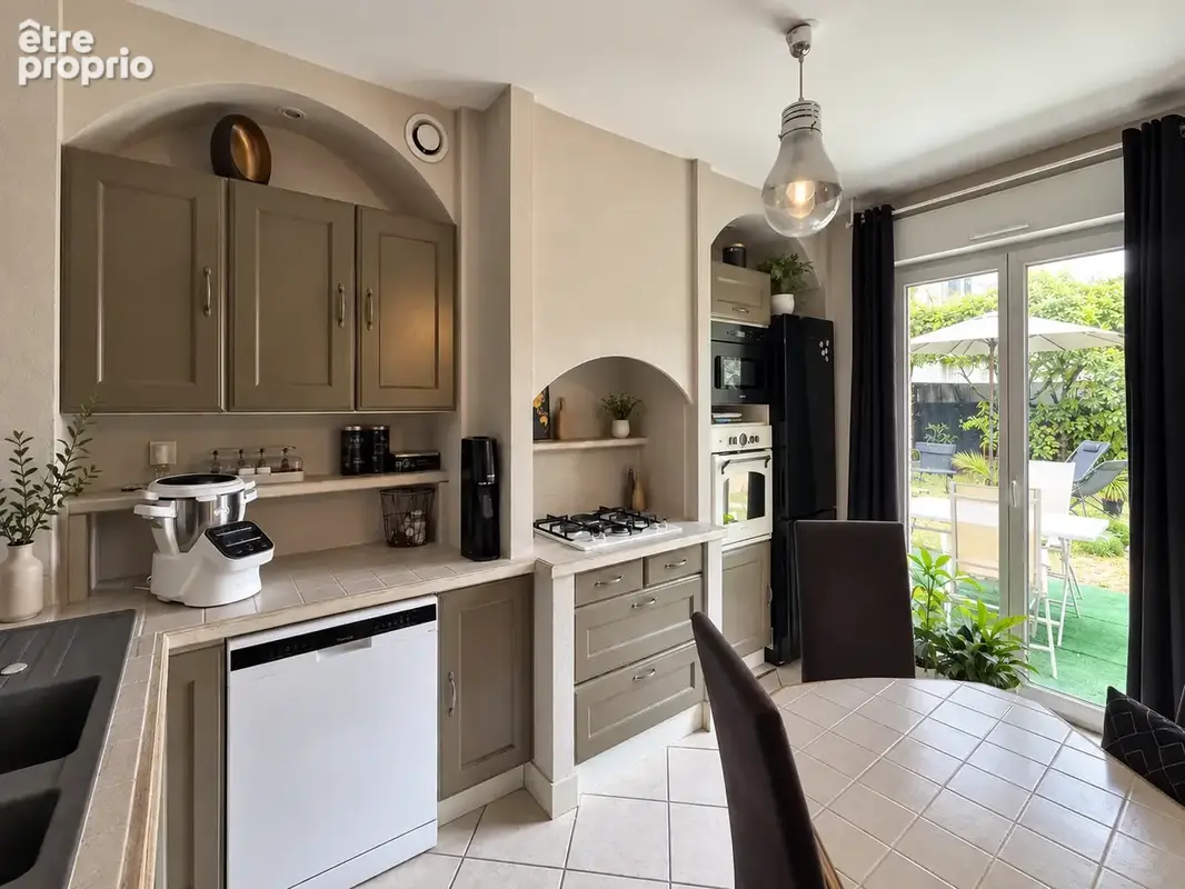Maison familiale de 94 m2 avec jardin, garage et stationnement - photo 5