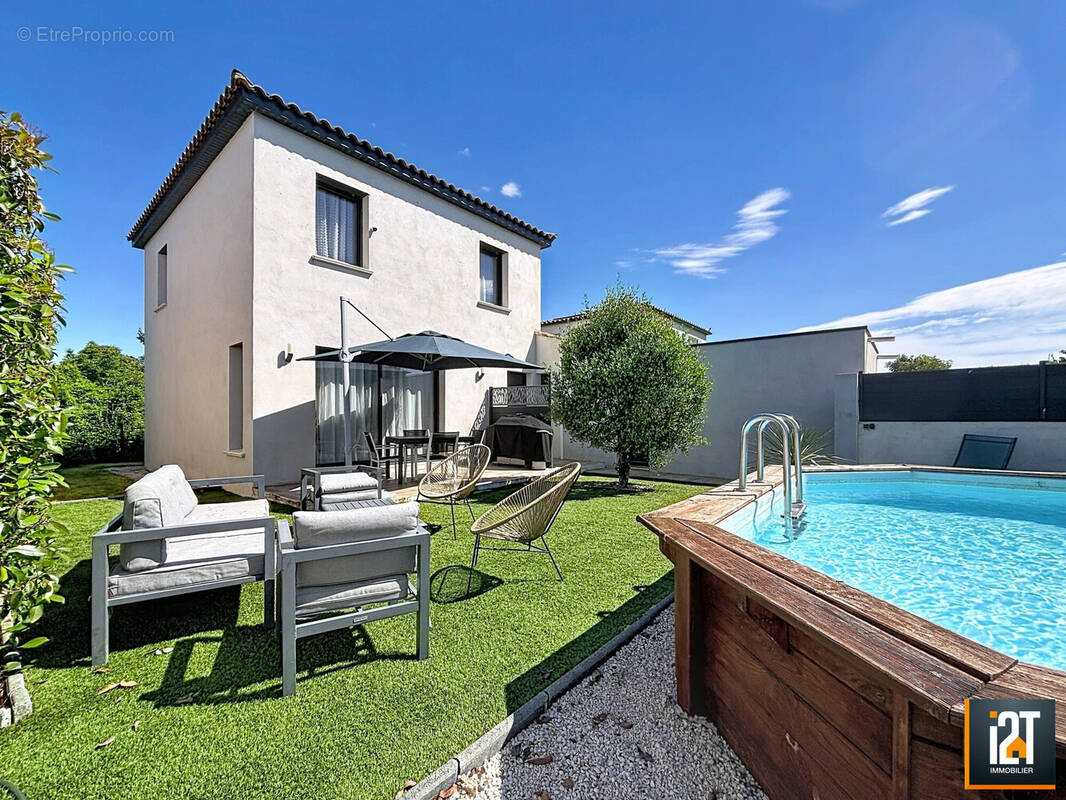 Maison à LA CALMETTE