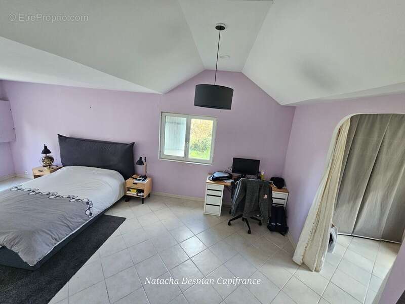 Maison familiale 239 m² au cœur de la nature – 7 pièces – Fort potentiel -  SAINTE COLOMBE (17) - photo 7