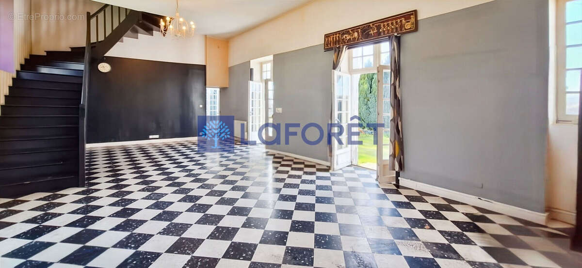 Maison à JAULNAY