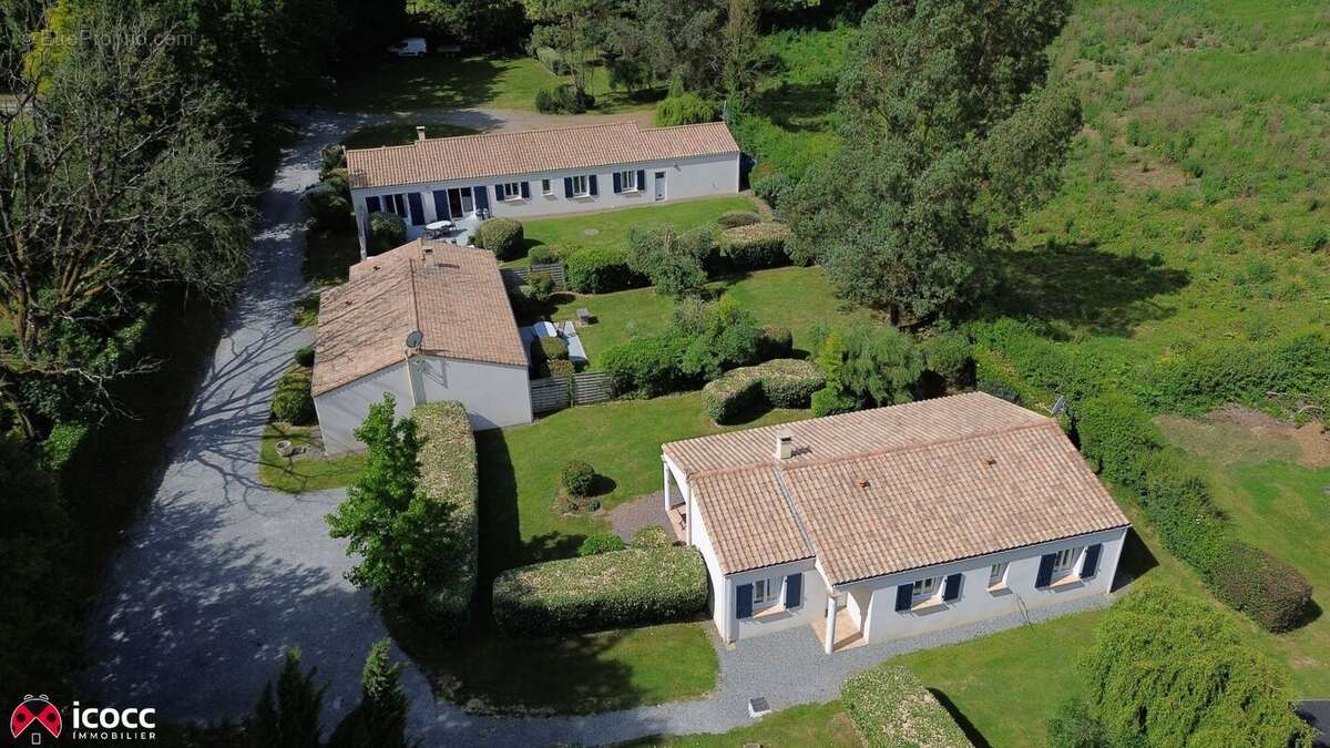 Maison à LA CAILLERE-SAINT-HILAIRE