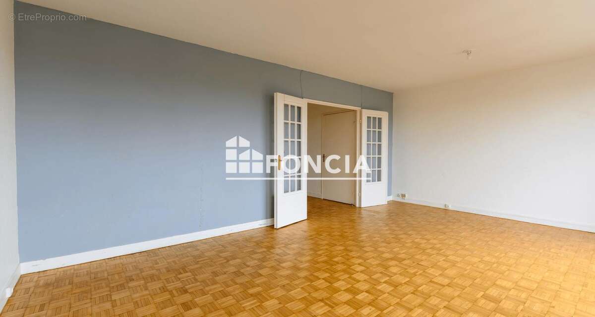 Appartement à LE PLESSIS-TREVISE