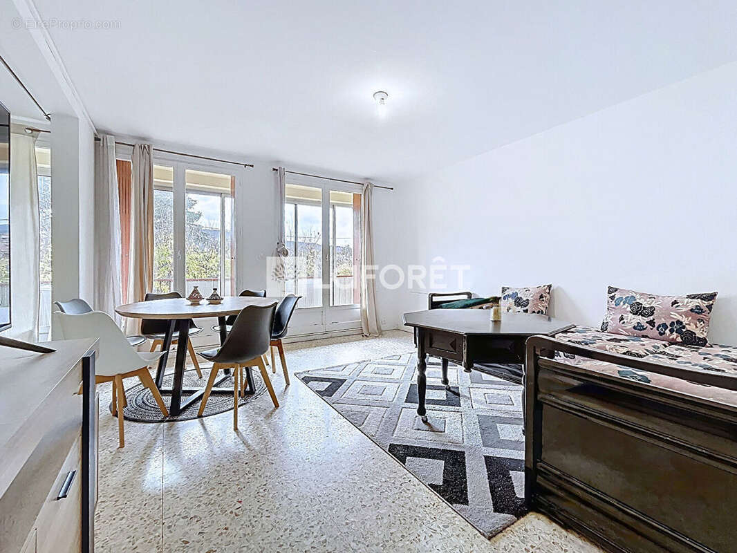 Appartement à AUBAGNE