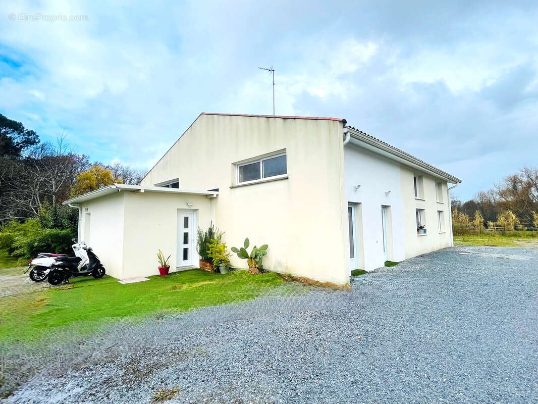 Maison à BENESSE-MAREMNE