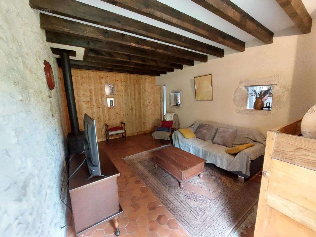 Maison de 6 pièces de 106 m² à Corvol-l'Orgueilleux - photo 8