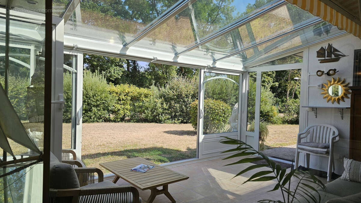 Maison de plain pied rénovée en 2023 Piscine - photo 3