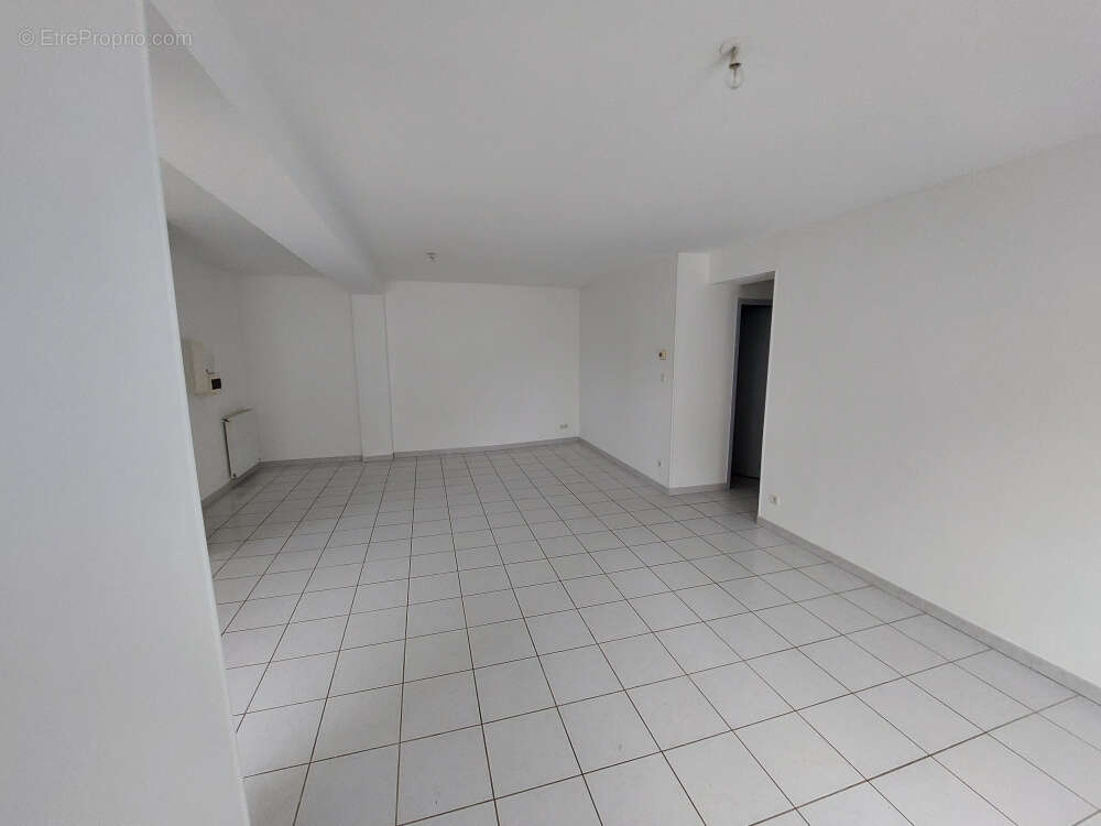 Appartement à VILLIEU-LOYES-MOLLON