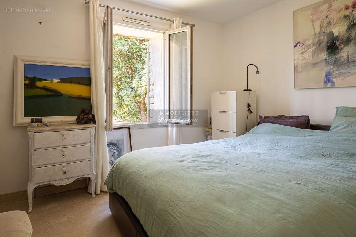 Maison avec vue panoramique, piscine et dépendance calme et proche village 4 chambres - photo 8