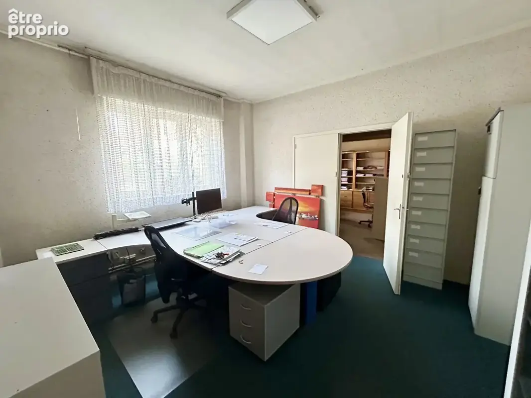 Cambrai, proche centre, ensemble de bureaux - photo 3