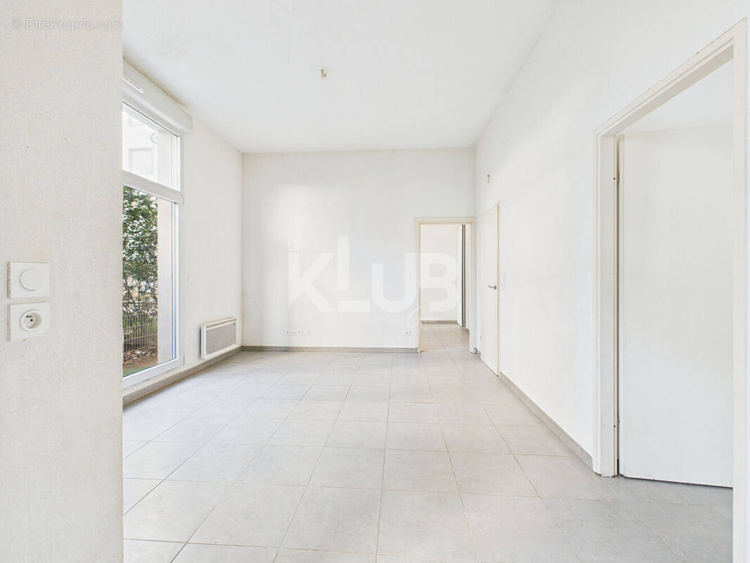 Appartement à MARSEILLE-3E